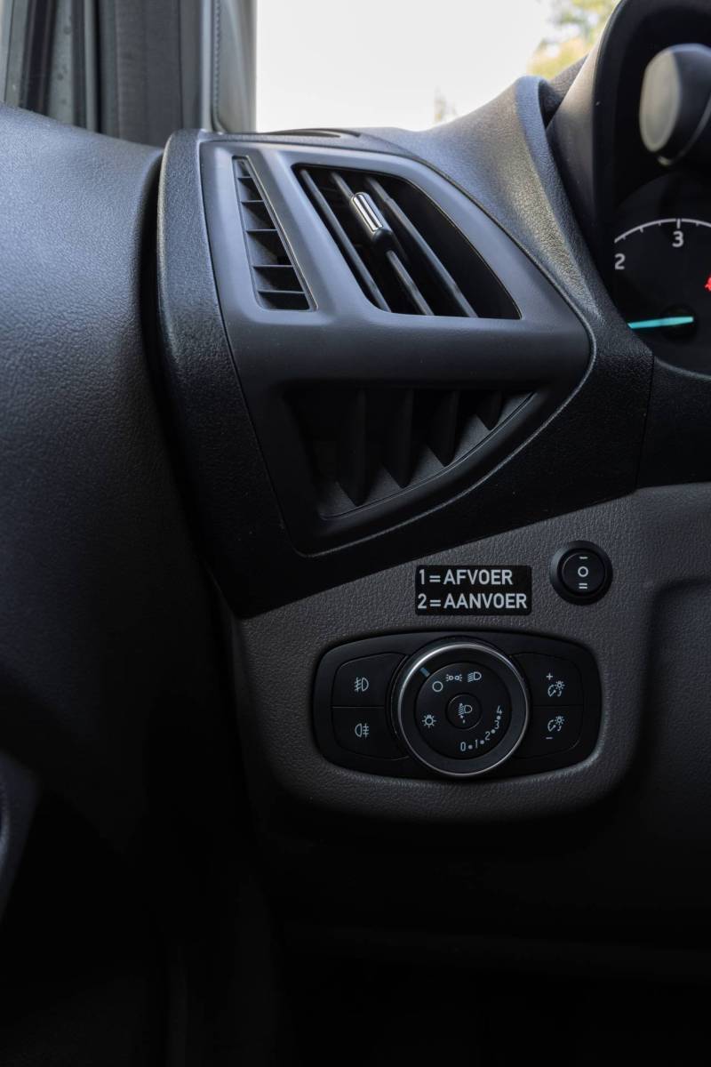 Ford Transit Connect Ford Transit Connect 1.5 | 3-ZITS | CAMERA | TREKHAAK | CLIMA | NL-AUTO
