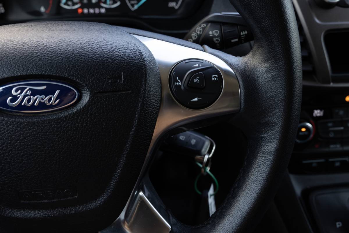Ford Transit Connect Ford Transit Connect 1.5 | 3-ZITS | CAMERA | TREKHAAK | CLIMA | NL-AUTO