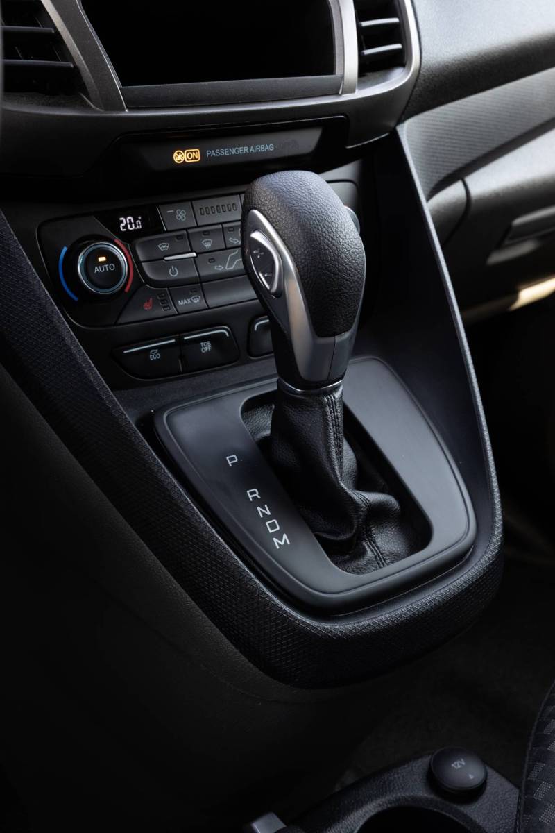 Ford Transit Connect Ford Transit Connect 1.5 | 3-ZITS | CAMERA | TREKHAAK | CLIMA | NL-AUTO