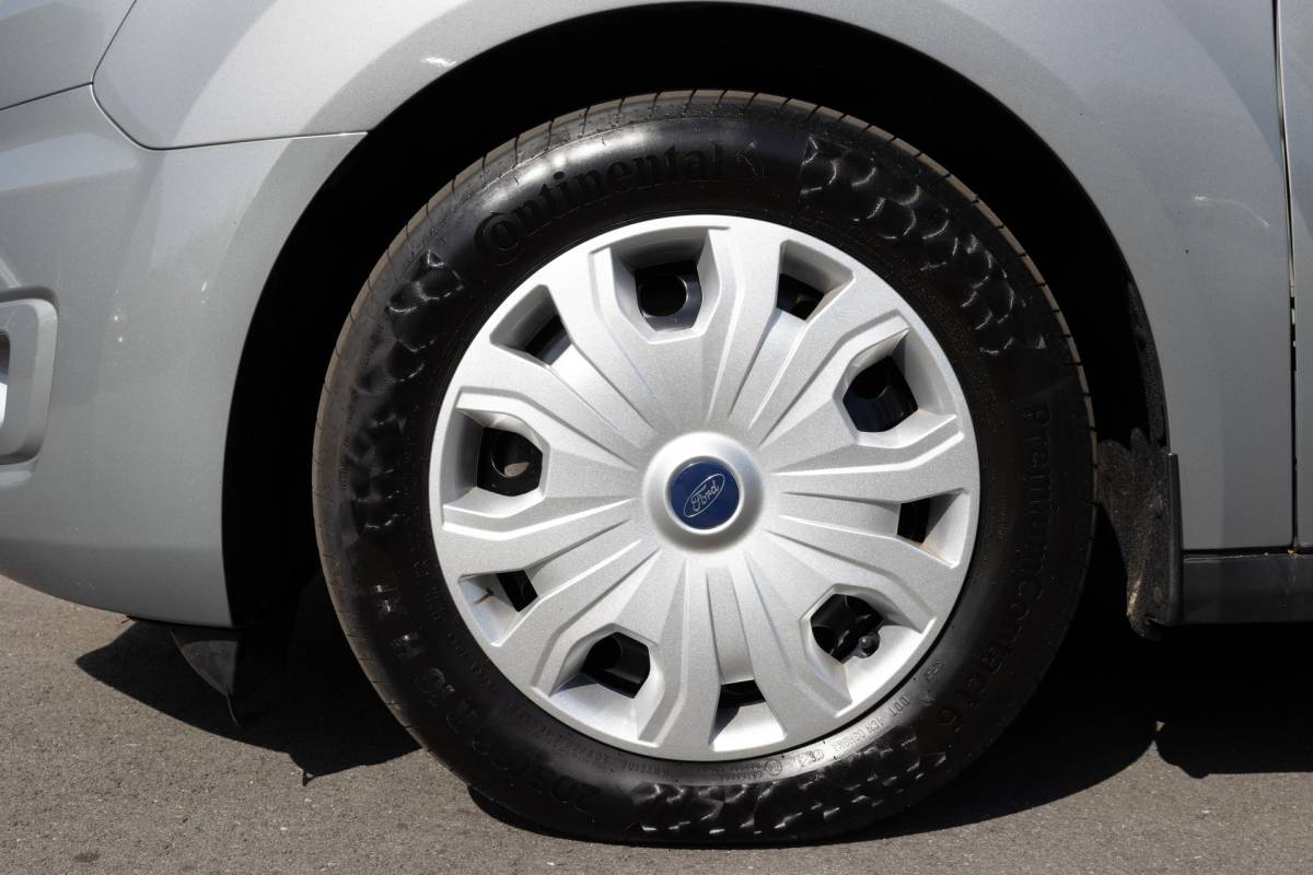 Ford Transit Connect Ford Transit Connect 1.5 | 3-ZITS | CAMERA | TREKHAAK | CLIMA | NL-AUTO