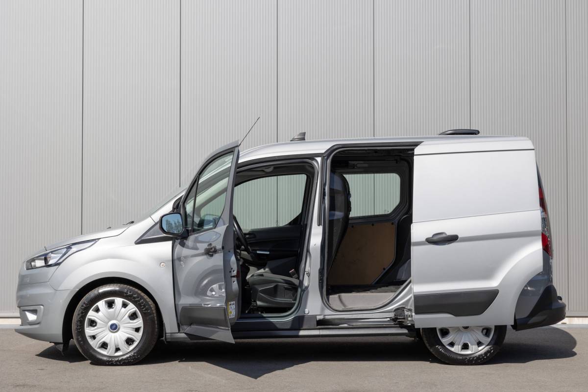 Ford Transit Connect Ford Transit Connect 1.5 | 3-ZITS | CAMERA | TREKHAAK | CLIMA | NL-AUTO