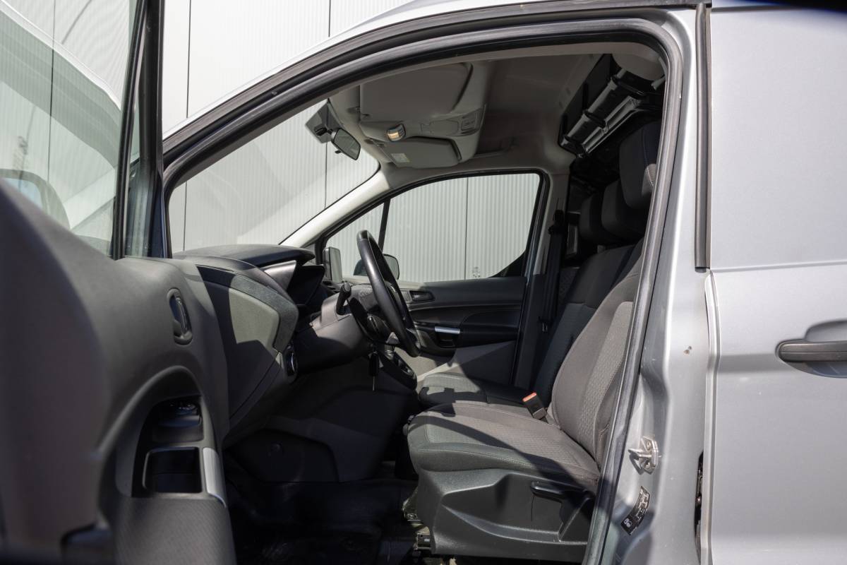 Ford Transit Connect Ford Transit Connect 1.5 | 3-ZITS | CAMERA | TREKHAAK | CLIMA | NL-AUTO