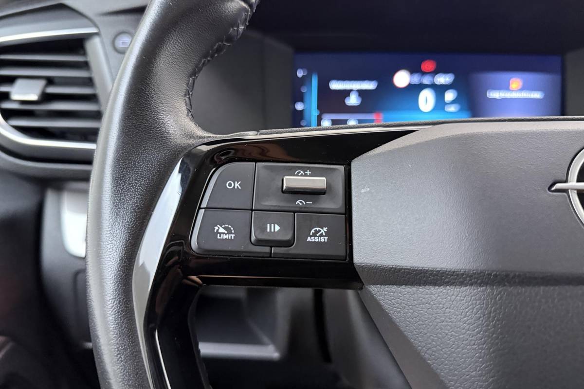 Opel Vivaro Opel Vivaro 2.0 Diesel 180 S&S L3 Automaat | Navigatie | Laadruimtebetimmering | Keyless Start | Cruise Control | Stuurverwarming | Climate Control | Parkeersensoren achter