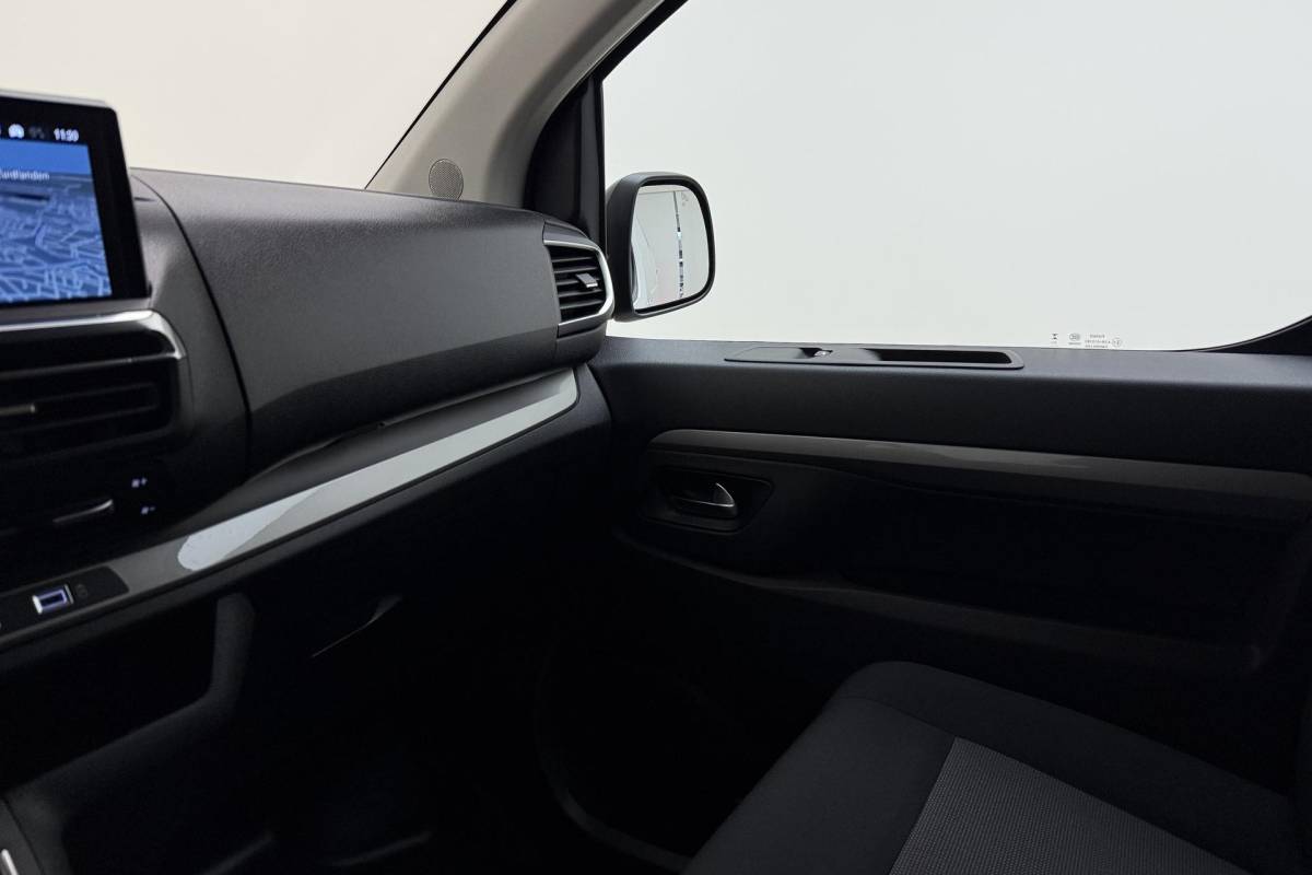 Opel Vivaro Opel Vivaro 2.0 Diesel 180 S&S L3 Automaat | Navigatie | Laadruimtebetimmering | Keyless Start | Cruise Control | Stuurverwarming | Climate Control | Parkeersensoren achter