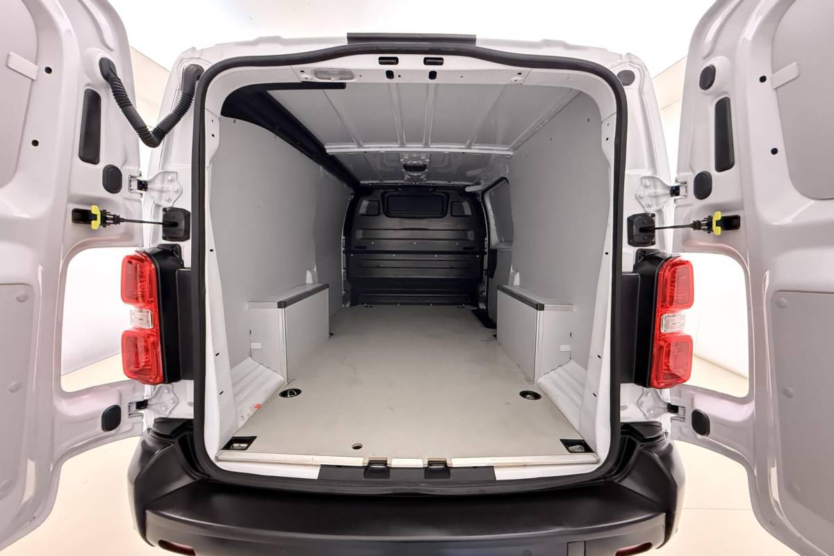 Opel Vivaro Opel Vivaro 2.0 Diesel 180 S&S L3 Automaat | Navigatie | Laadruimtebetimmering | Keyless Start | Cruise Control | Stuurverwarming | Climate Control | Parkeersensoren achter