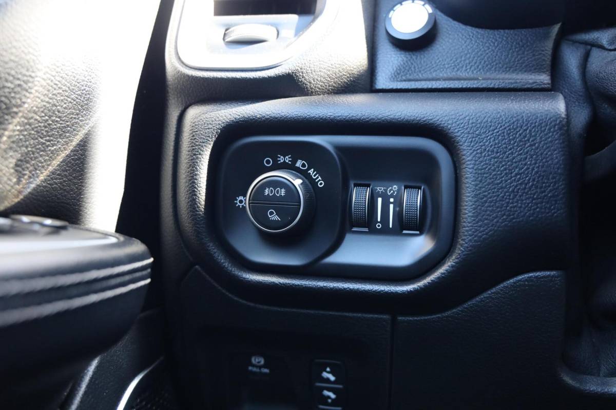 Dodge Ram 1500 Dodge Ram 1500 4X4 5.7 V8 4×4 Crew Cab Laramie|Luchtvering|Diamondback|BTW|
