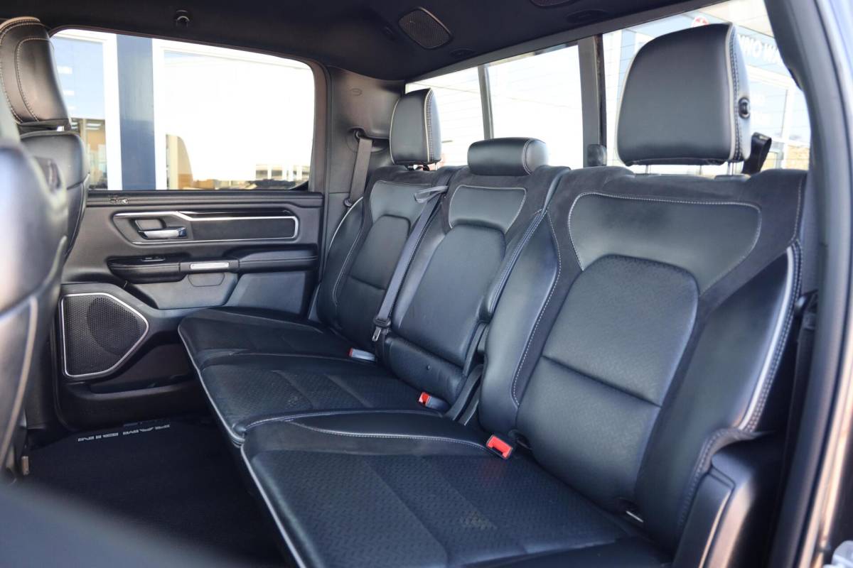Dodge Ram 1500 Dodge Ram 1500 4X4 5.7 V8 4×4 Crew Cab Laramie|Luchtvering|Diamondback|BTW|