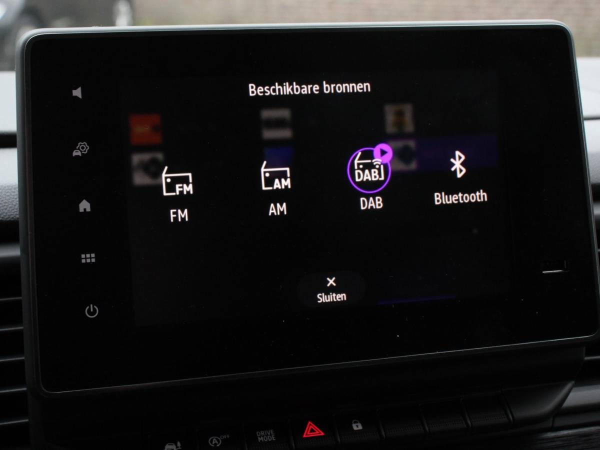 Renault Trafic Renault Trafic 2.0 Blue dCi 110PK T30 L2H1 Advance Navigatie Airco Lichtmetalen velgen Betimmering Trekhaak Camera Parkeer sensoren Dab
