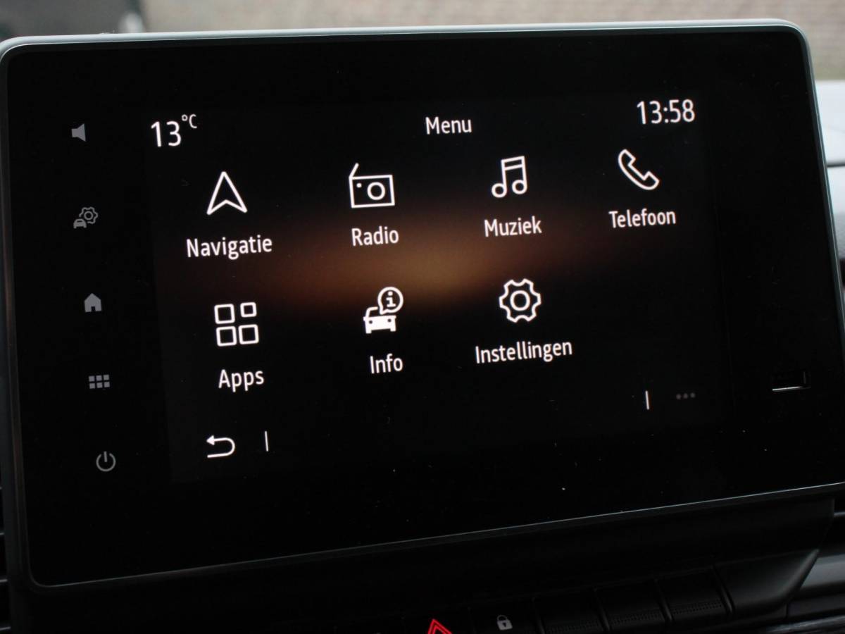 Renault Trafic Renault Trafic 2.0 Blue dCi 110PK T30 L2H1 Advance Navigatie Airco Lichtmetalen velgen Betimmering Trekhaak Camera Parkeer sensoren Dab