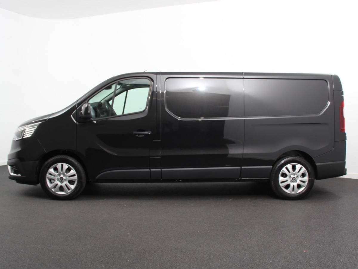 Renault Trafic Renault Trafic 2.0 Blue dCi 110PK T30 L2H1 Advance Navigatie Airco Lichtmetalen velgen Betimmering Trekhaak Camera Parkeer sensoren Dab