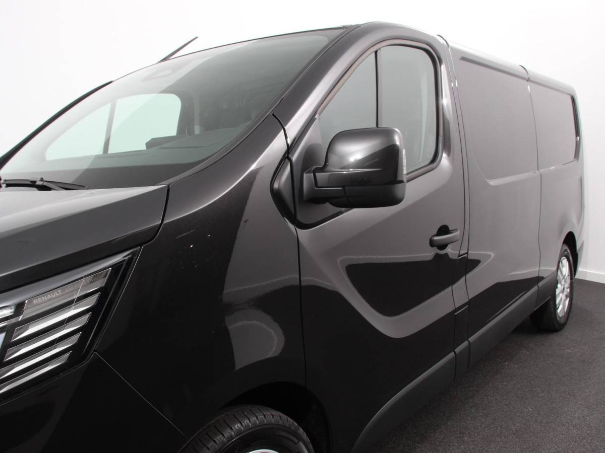 Renault Trafic Renault Trafic 2.0 Blue dCi 110PK T30 L2H1 Advance Navigatie Airco Lichtmetalen velgen Betimmering Trekhaak Camera Parkeer sensoren Dab