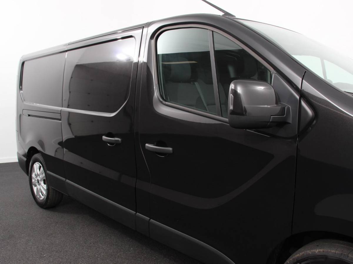 Renault Trafic Renault Trafic 2.0 Blue dCi 110PK T30 L2H1 Advance Navigatie Airco Lichtmetalen velgen Betimmering Trekhaak Camera Parkeer sensoren Dab