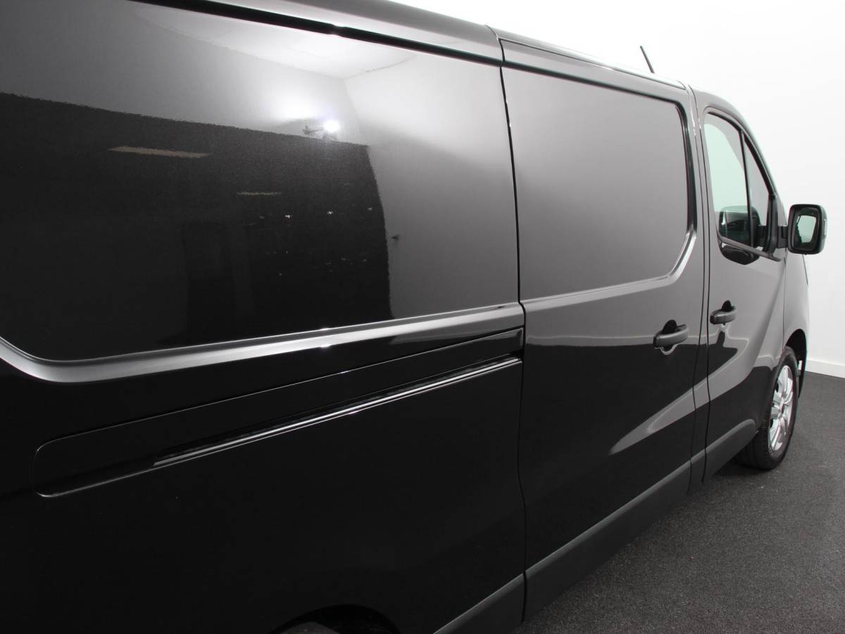Renault Trafic Renault Trafic 2.0 Blue dCi 110PK T30 L2H1 Advance Navigatie Airco Lichtmetalen velgen Betimmering Trekhaak Camera Parkeer sensoren Dab