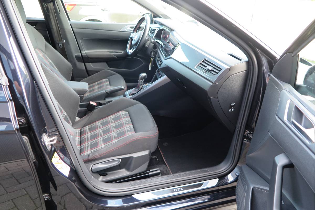 Volkswagen Polo Volkswagen Polo 2.0 TSI GTI 147kw 200PK DSG Led, Virtual cockpit , Stoelverwarming , Navi , Carplay, PDC, Schakelflippers , Camera ,Adaptive cruise  , etc. (Recent onderhouden , historie volledig bekend)