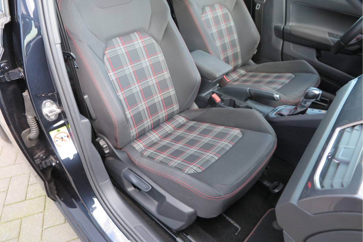 Volkswagen Polo Volkswagen Polo 2.0 TSI GTI 147kw 200PK DSG Led, Virtual cockpit , Stoelverwarming , Navi , Carplay, PDC, Schakelflippers , Camera ,Adaptive cruise  , etc. (Recent onderhouden , historie volledig bekend)