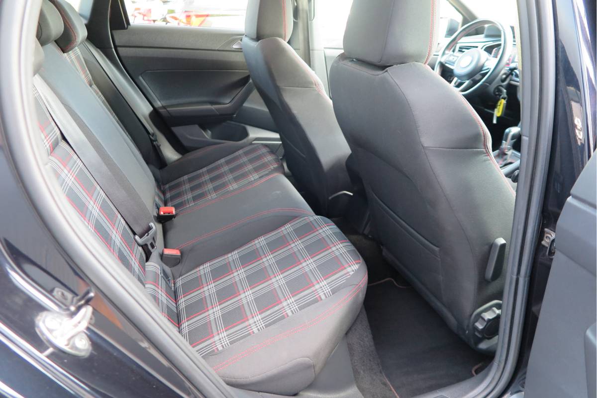 Volkswagen Polo Volkswagen Polo 2.0 TSI GTI 147kw 200PK DSG Led, Virtual cockpit , Stoelverwarming , Navi , Carplay, PDC, Schakelflippers , Camera ,Adaptive cruise  , etc. (Recent onderhouden , historie volledig bekend)