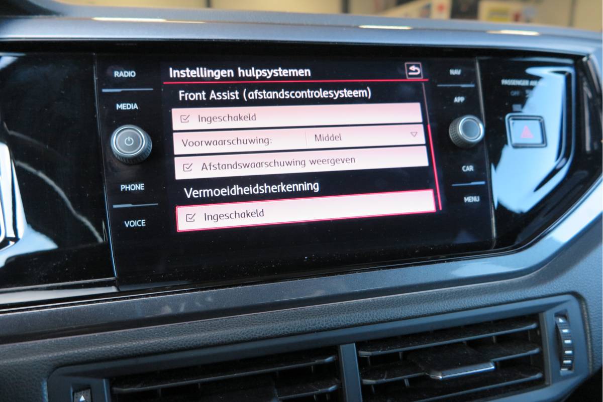 Volkswagen Polo Volkswagen Polo 2.0 TSI GTI 147kw 200PK DSG Led, Virtual cockpit , Stoelverwarming , Navi , Carplay, PDC, Schakelflippers , Camera ,Adaptive cruise  , etc. (Recent onderhouden , historie volledig bekend)