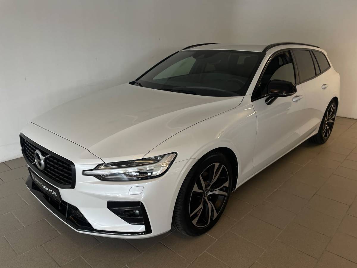 Volvo V60 Volvo V60 2.0 B3 R-Design AUTOMAAT AIRCO NAVI CRUISE BLUETOOTH ELEK STOELEN HARMAN KARDON VELGEN CAMERA PRIVACYGLAS NETTE AUTO