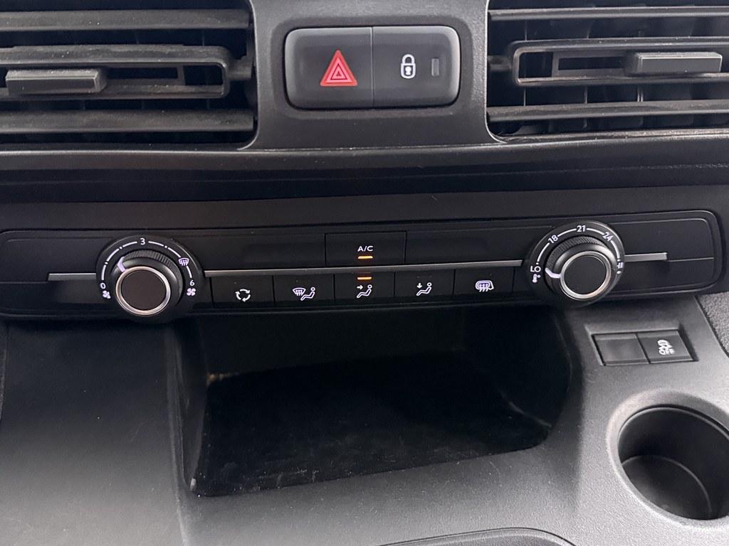 Opel Combo Opel Combo 1.6D 100pk L1H1 Edition Trekhaak/Nav/Airco/CarPlay /Bumpers in kleur/Schuifdeur/4S.Banden