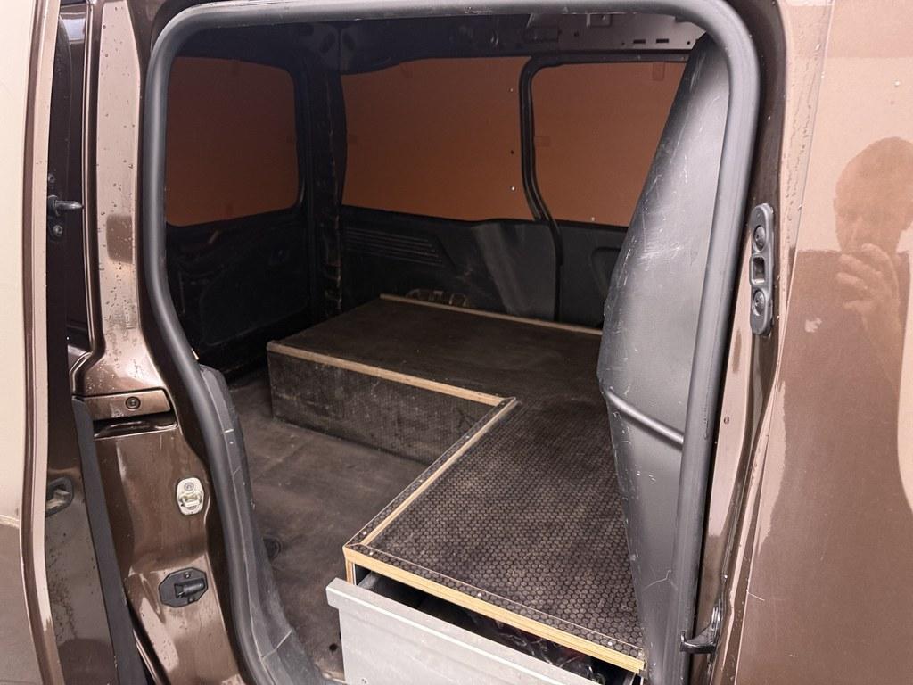 Opel Combo Opel Combo 1.6D 100pk L1H1 Edition Trekhaak/Nav/Airco/CarPlay /Bumpers in kleur/Schuifdeur/4S.Banden