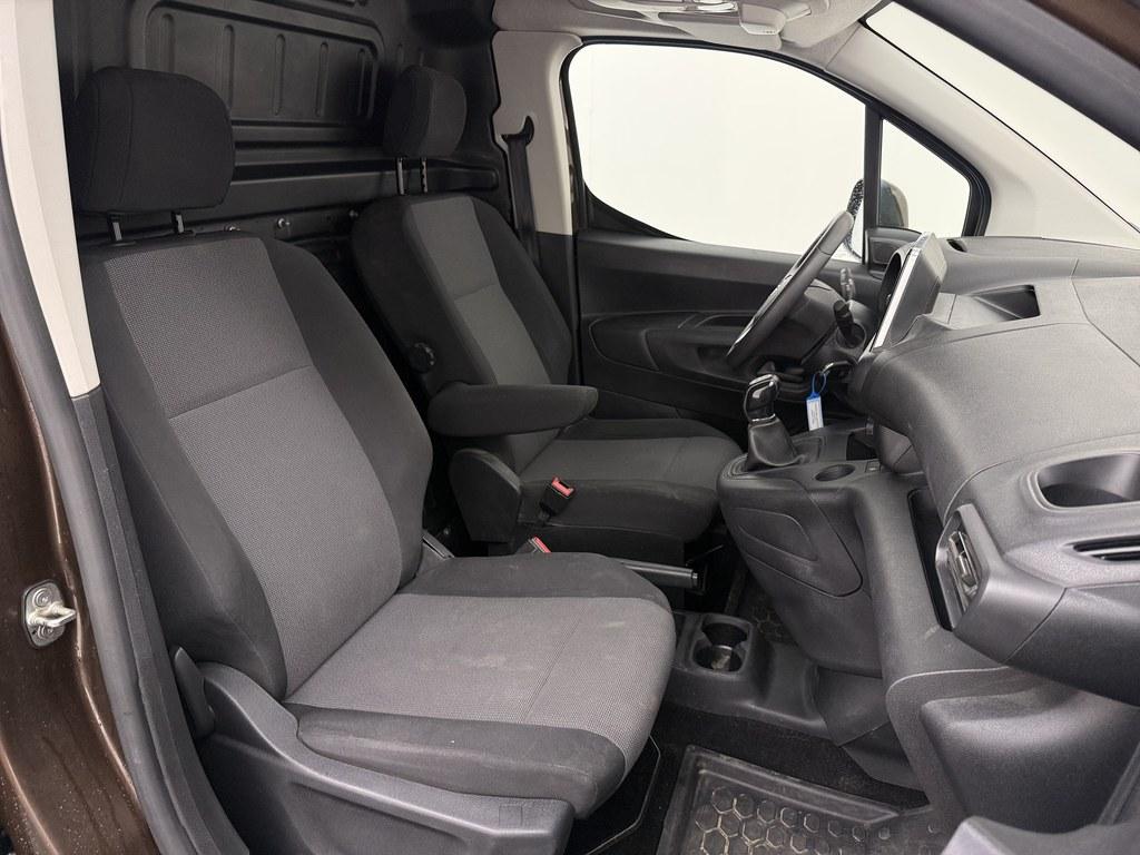 Opel Combo Opel Combo 1.6D 100pk L1H1 Edition Trekhaak/Nav/Airco/CarPlay /Bumpers in kleur/Schuifdeur/4S.Banden