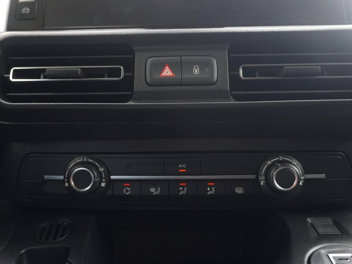 Opel Combo-e Opel Combo Electric L2 50kWh | camera | Apple Carplay/Android Auto  | laadruimtebetimmering | Comfort stoelen | rijklaarprijs