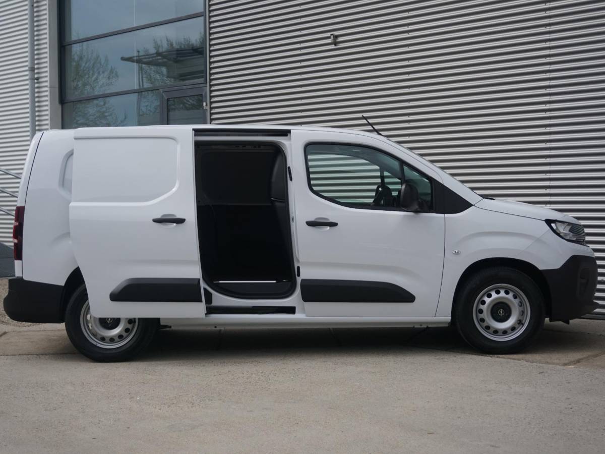 Opel Combo-e Opel Combo Electric L2 50kWh | camera | Apple Carplay/Android Auto  | laadruimtebetimmering | Comfort stoelen | rijklaarprijs
