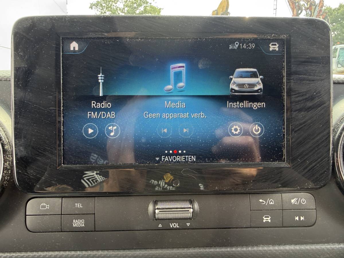 Mercedes-Benz eCitan Mercedes-Benz eCitan 112 51kWh L2 285 WLTP 95% (SOH) Camera MBUX Trekhaak 75kW Snelladen Apple Carplay Cruise Control