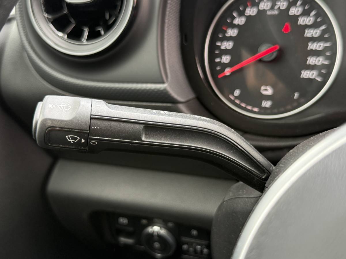 Mercedes-Benz eCitan Mercedes-Benz eCitan 112 51kWh L2 285 WLTP 95% (SOH) Camera MBUX Trekhaak 75kW Snelladen Apple Carplay Cruise Control