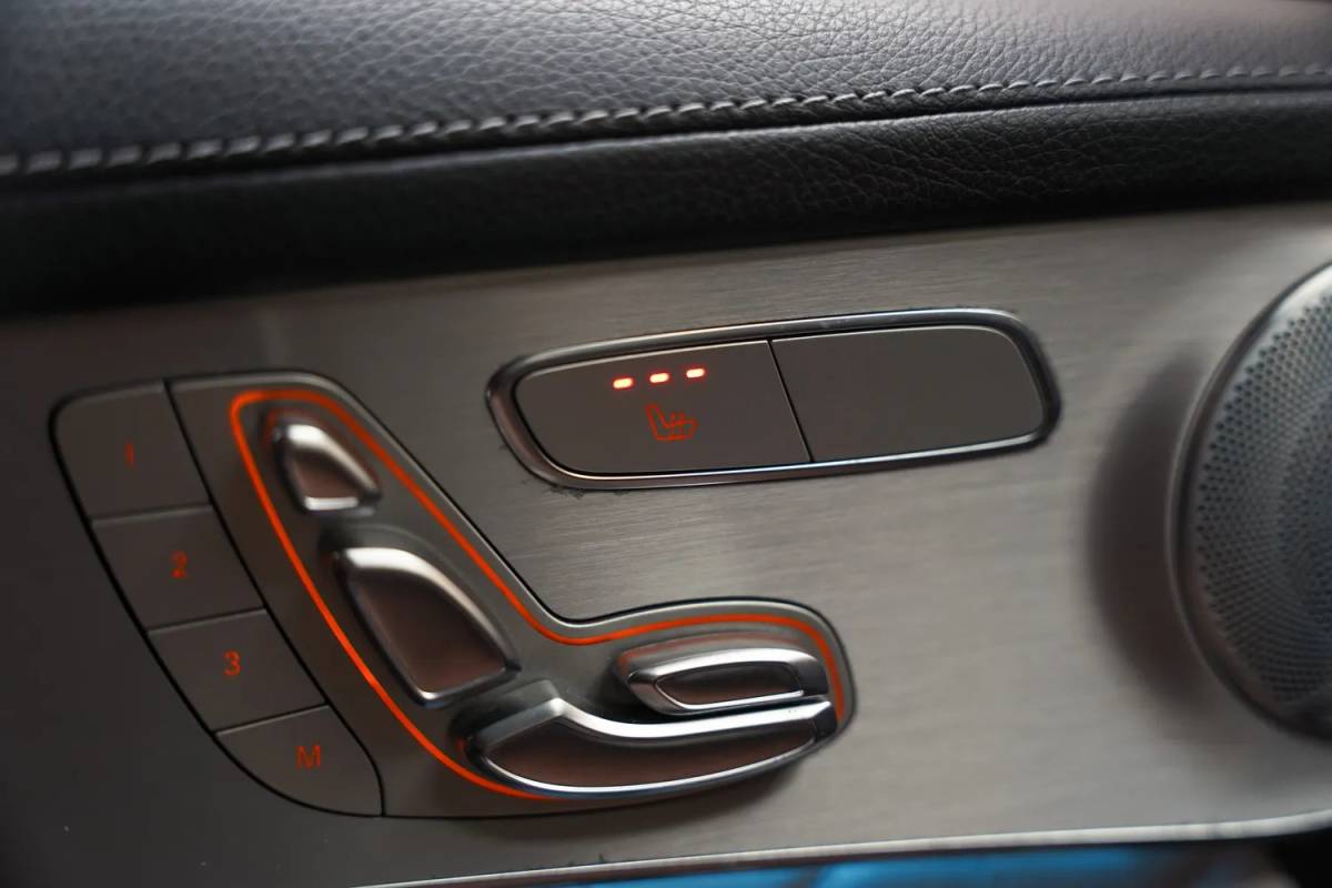 Mercedes-Benz GLC Mercedes-Benz GLC-Klasse COUPE 250 4MATIC AMG Premium Plus [ Schuifdak Burmester Memory 360°Cam ]