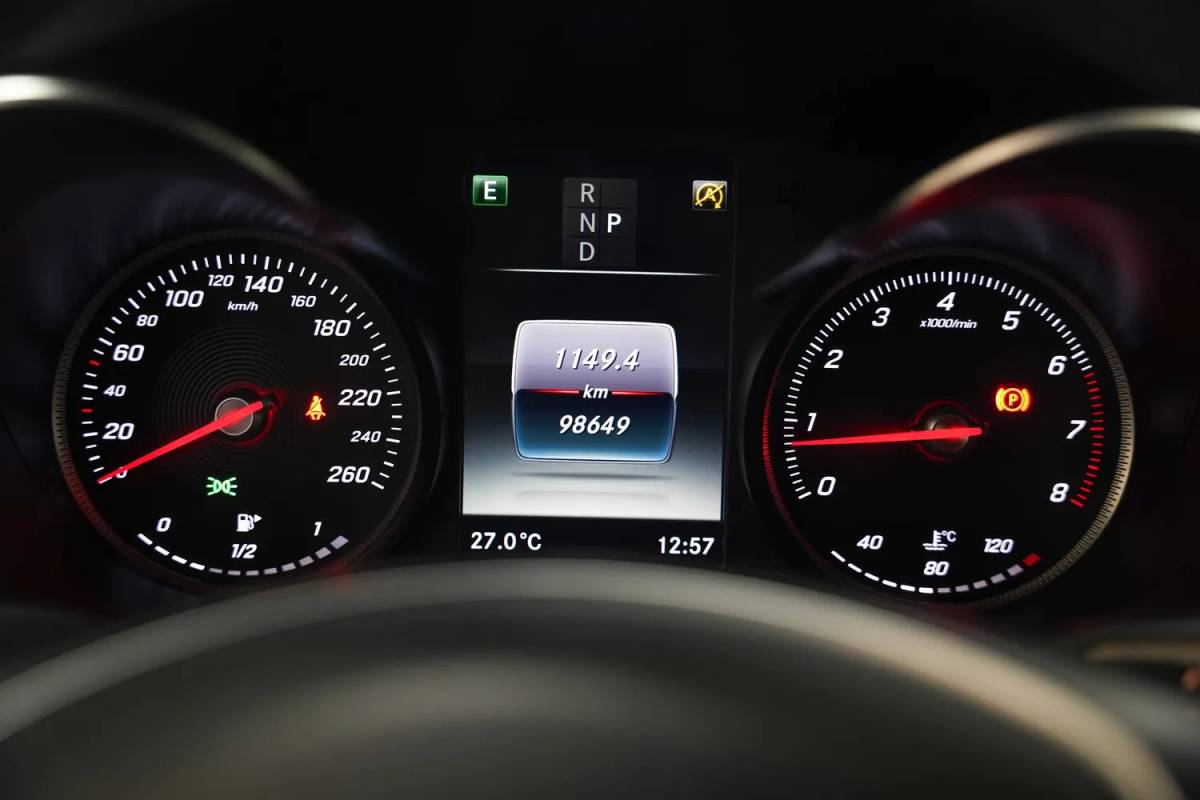 Mercedes-Benz GLC Mercedes-Benz GLC-Klasse COUPE 250 4MATIC AMG Premium Plus [ Schuifdak Burmester Memory 360°Cam ]