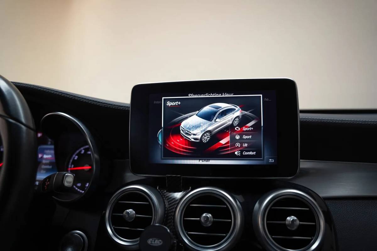 Mercedes-Benz GLC Mercedes-Benz GLC-Klasse COUPE 250 4MATIC AMG Premium Plus [ Schuifdak Burmester Memory 360°Cam ]
