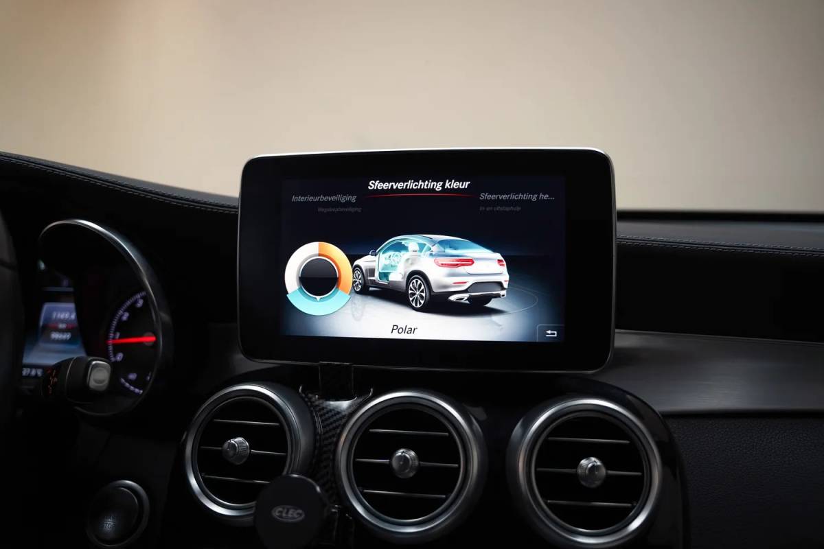 Mercedes-Benz GLC Mercedes-Benz GLC-Klasse COUPE 250 4MATIC AMG Premium Plus [ Schuifdak Burmester Memory 360°Cam ]