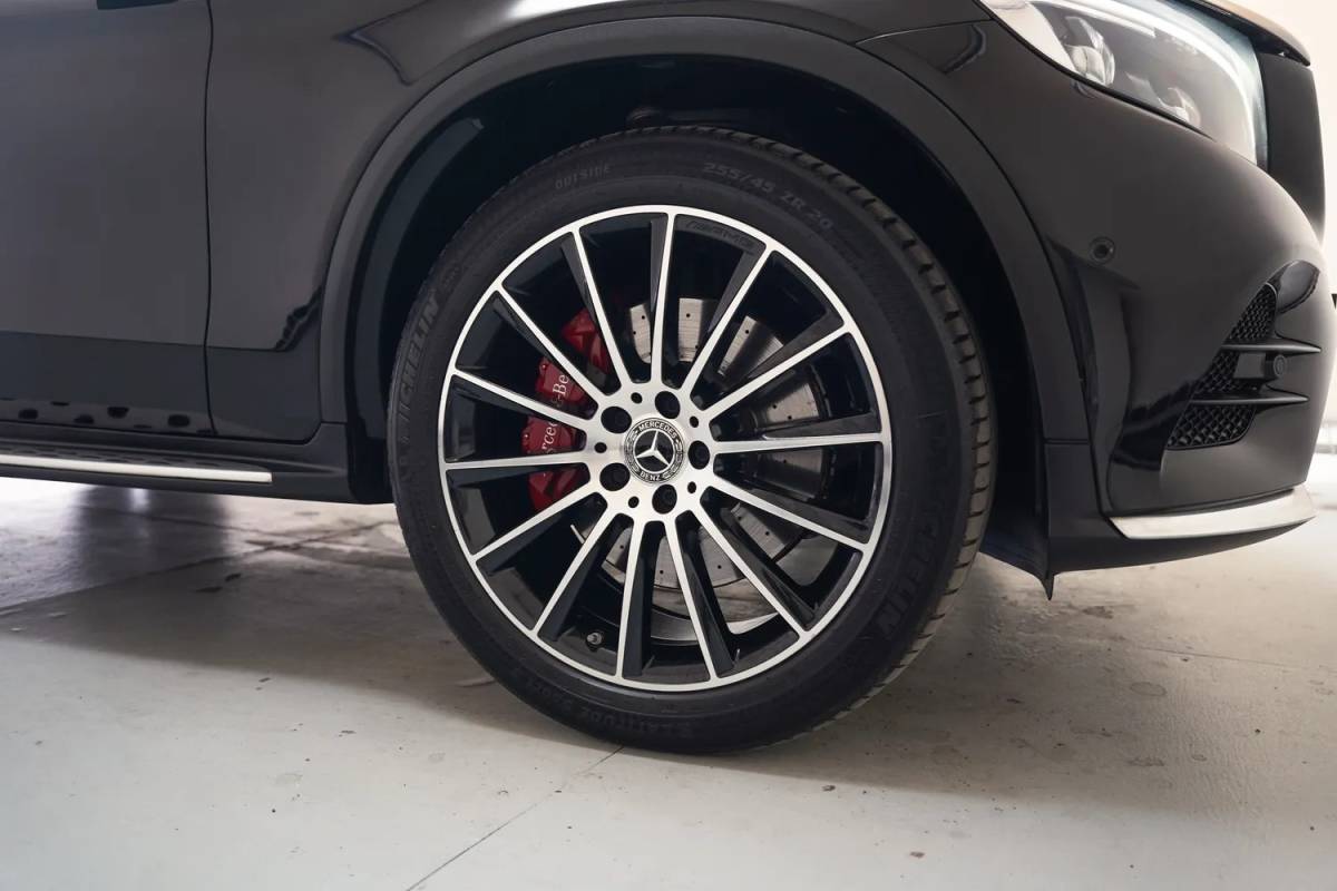 Mercedes-Benz GLC Mercedes-Benz GLC-Klasse COUPE 250 4MATIC AMG Premium Plus [ Schuifdak Burmester Memory 360°Cam ]