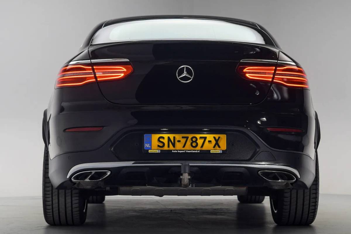 Mercedes-Benz GLC Mercedes-Benz GLC-Klasse COUPE 250 4MATIC AMG Premium Plus [ Schuifdak Burmester Memory 360°Cam ]