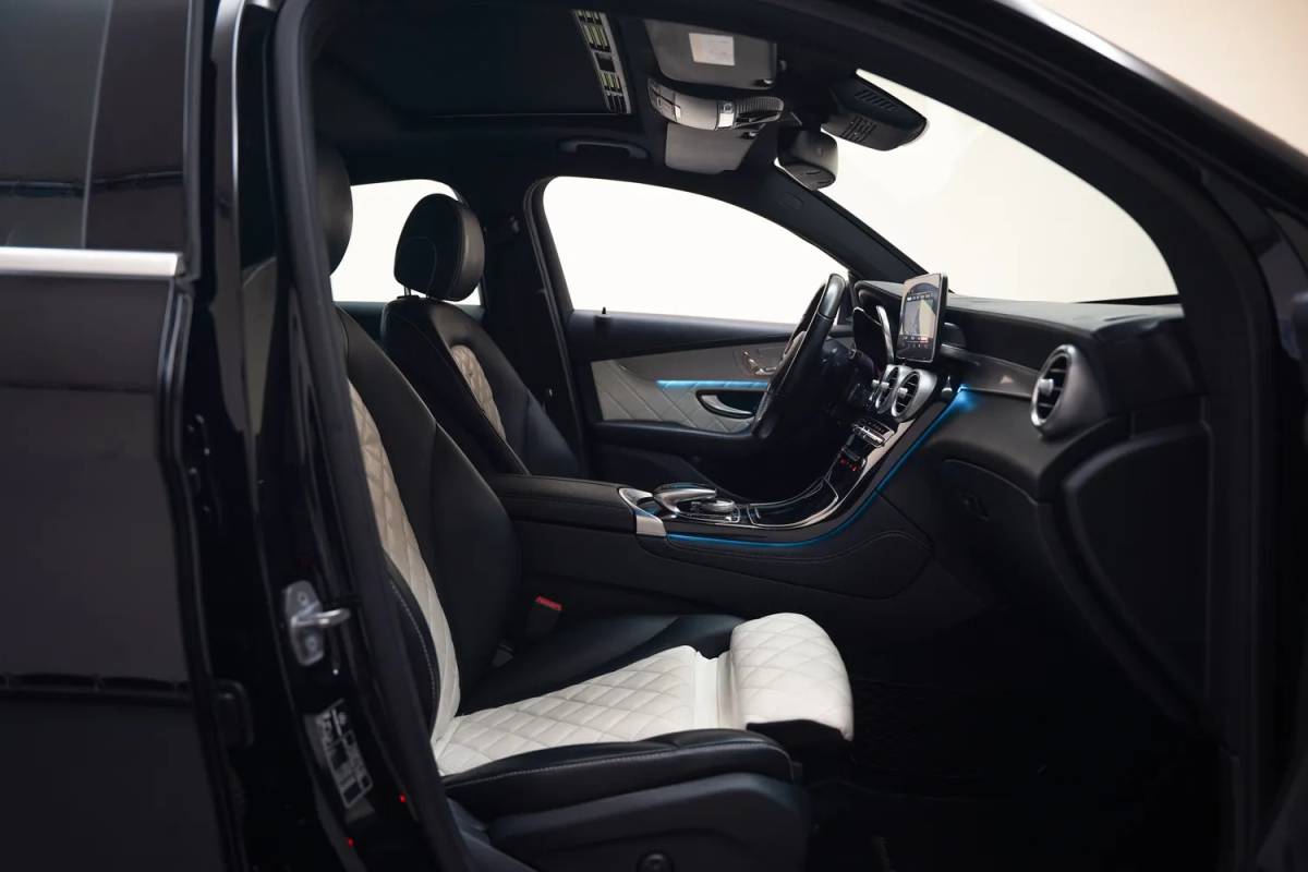 Mercedes-Benz GLC Mercedes-Benz GLC-Klasse COUPE 250 4MATIC AMG Premium Plus [ Schuifdak Burmester Memory 360°Cam ]