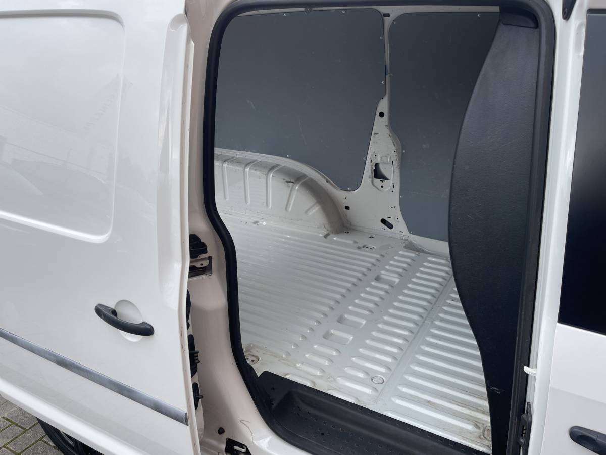 Volkswagen Caddy Volkswagen Caddy Maxi 2.0 TDI L2H1 BMT Highline | Cruise Control | Euro 6 | Parkeersensoren Achter | Bluetooth | Omvormer | Trekhaak | Airconditioning |