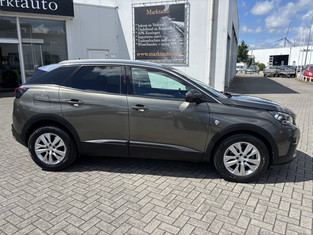 Peugeot 3008 Peugeot 3008 1.2 PureTech Active Navi Carplay Trekhaak Parkeersensoren