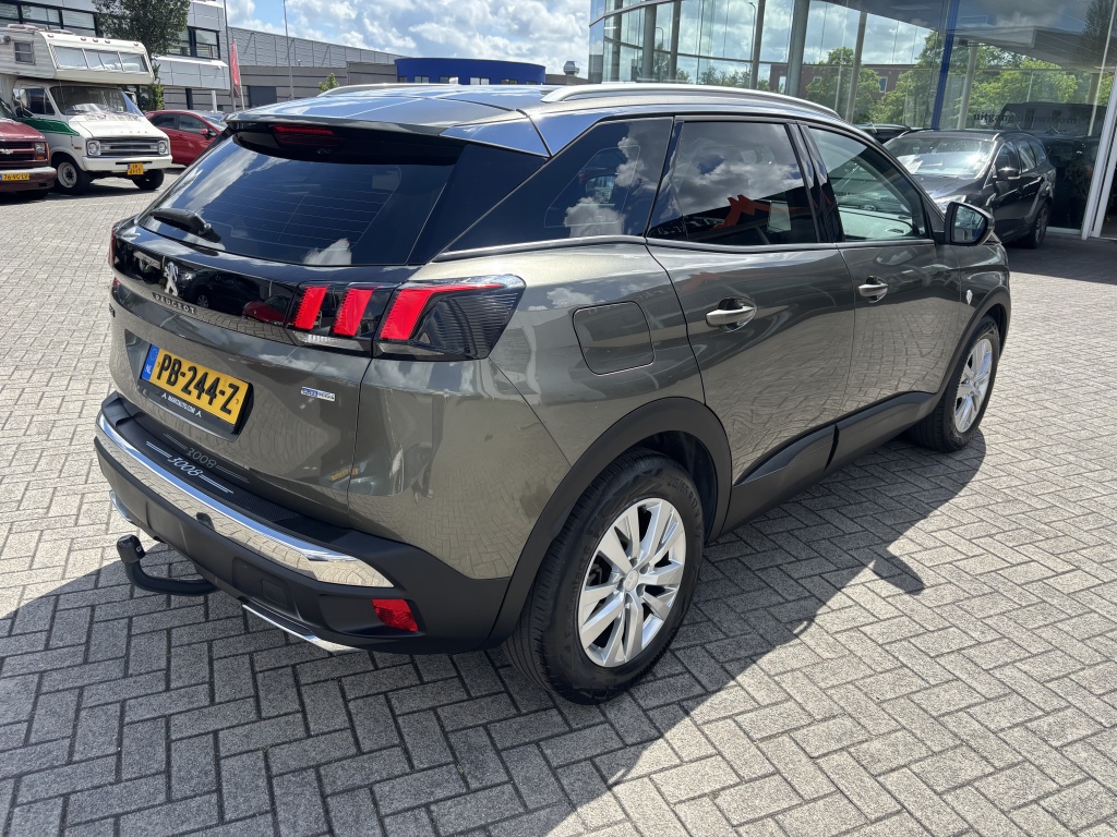 Peugeot 3008 Peugeot 3008 1.2 PureTech Active Navi Carplay Trekhaak Parkeersensoren