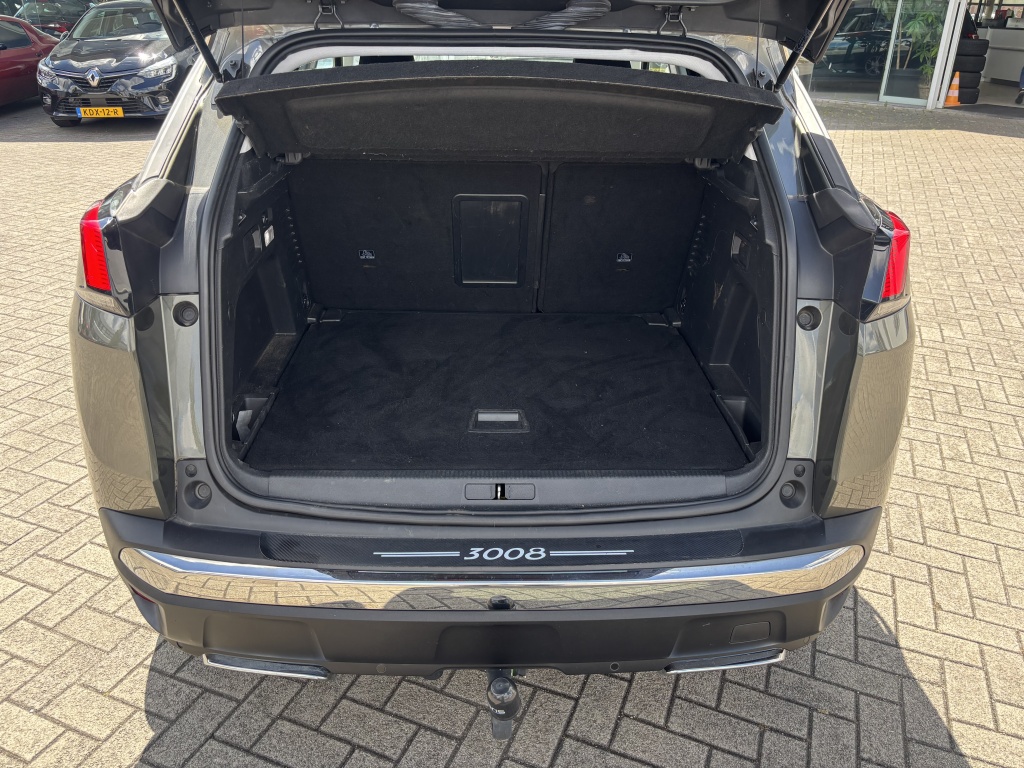 Peugeot 3008 Peugeot 3008 1.2 PureTech Active Navi Carplay Trekhaak Parkeersensoren