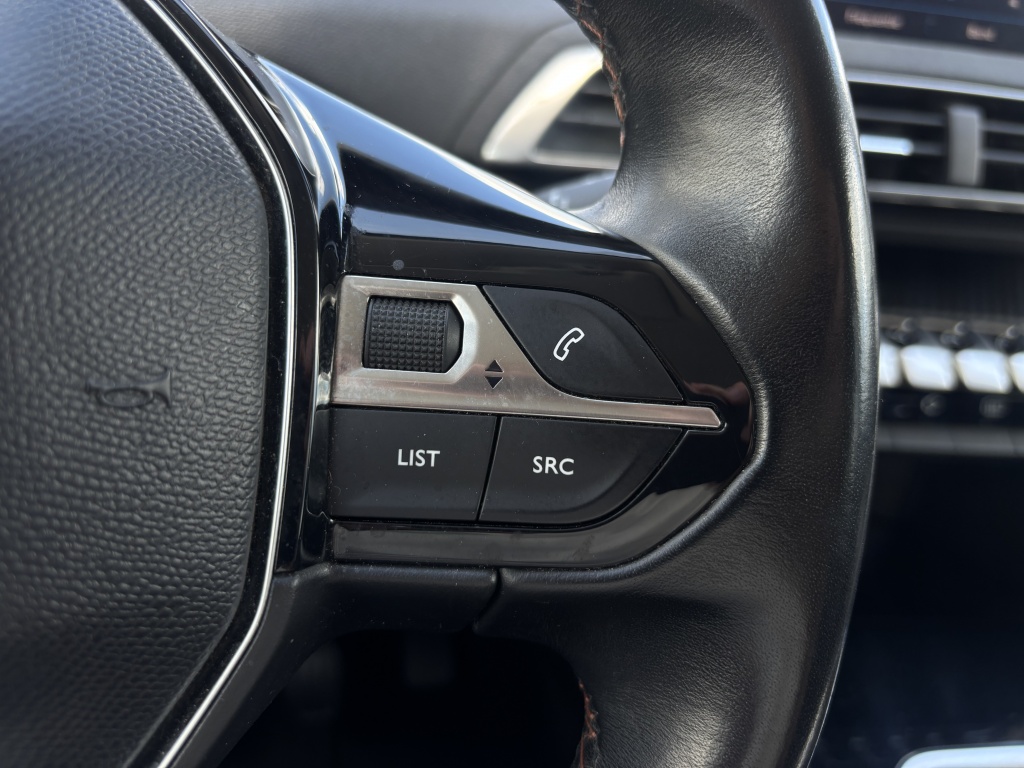 Peugeot 3008 Peugeot 3008 1.2 PureTech Active Navi Carplay Trekhaak Parkeersensoren