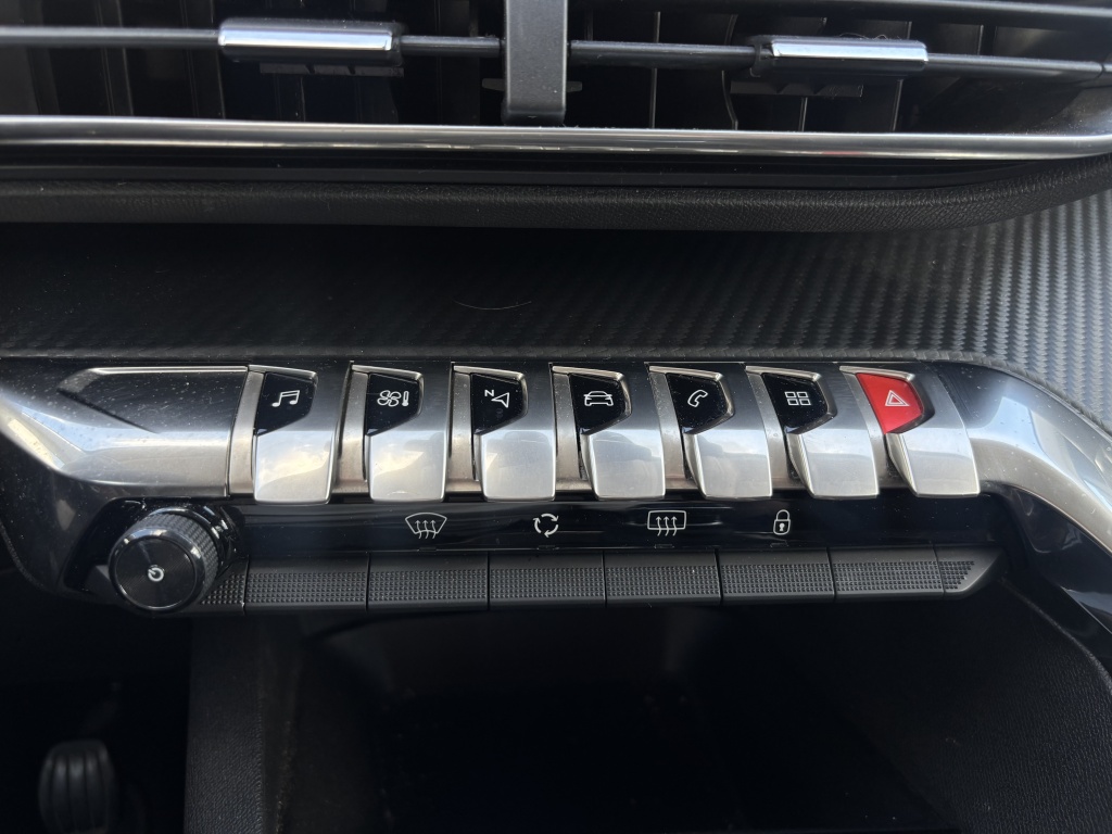 Peugeot 3008 Peugeot 3008 1.2 PureTech Active Navi Carplay Trekhaak Parkeersensoren