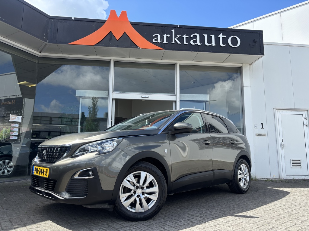 Peugeot 3008 Peugeot 3008 1.2 PureTech Active Navi Carplay Trekhaak Parkeersensoren
