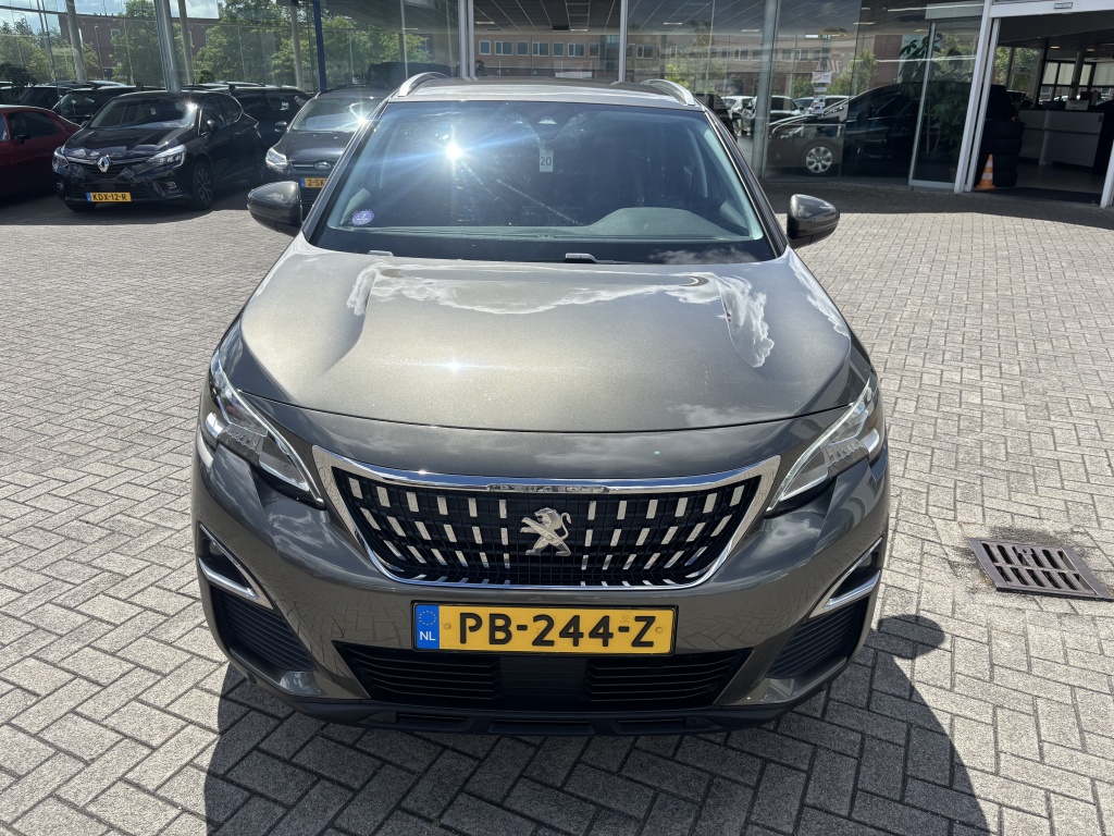 Peugeot 3008 Peugeot 3008 1.2 PureTech Active Navi Carplay Trekhaak Parkeersensoren