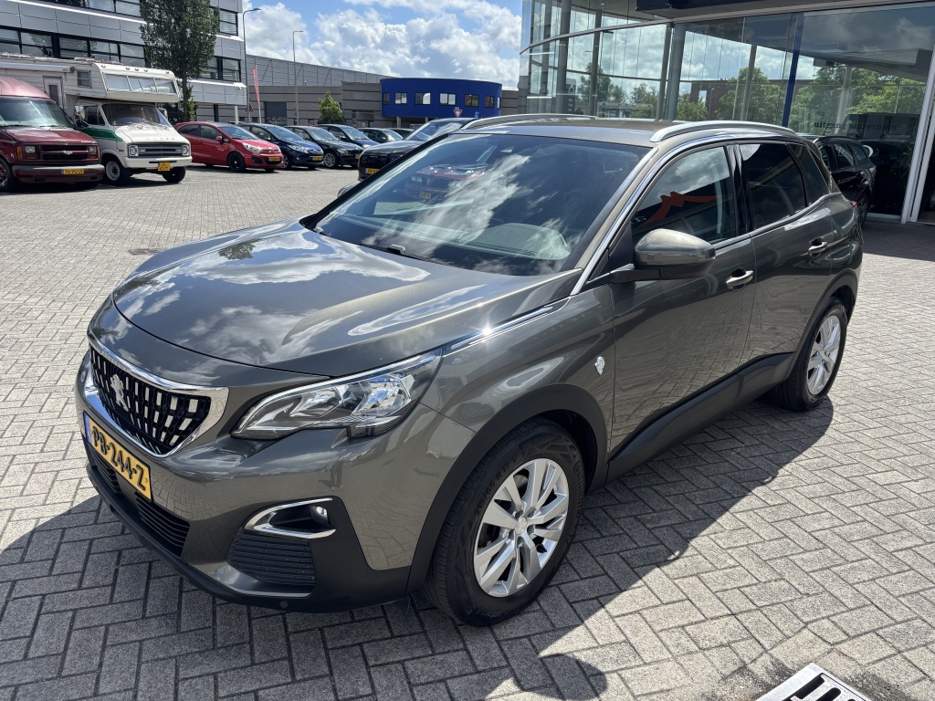 Peugeot 3008 Peugeot 3008 1.2 PureTech Active Navi Carplay Trekhaak Parkeersensoren