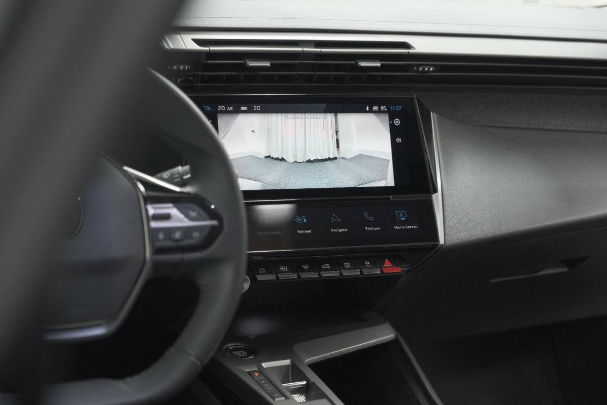 Peugeot 408 Peugeot 408 Hybrid 136 e-DCS6 Allure | 360 Camera | Adaptieve Cruise Control | Navigatie