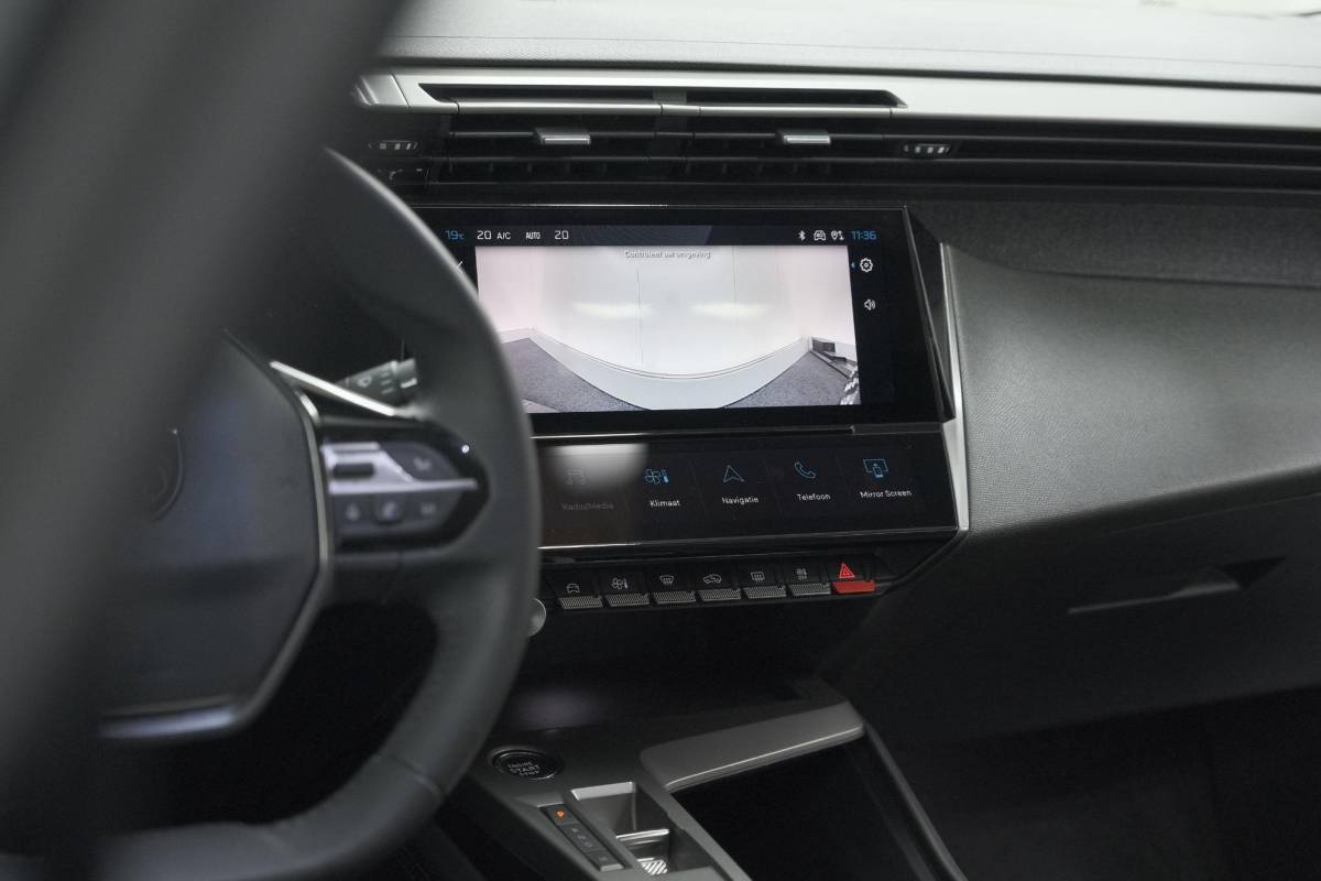 Peugeot 408 Peugeot 408 Hybrid 136 e-DCS6 Allure | 360 Camera | Adaptieve Cruise Control | Navigatie