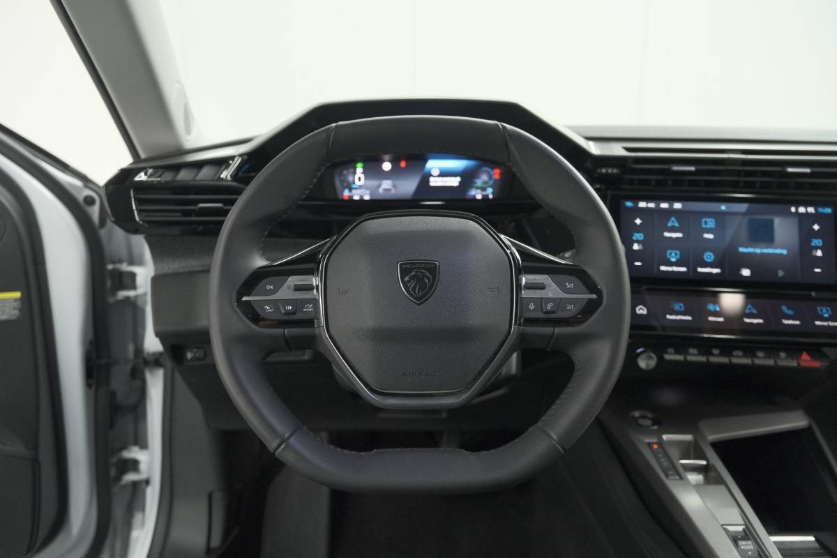 Peugeot 408 Peugeot 408 Hybrid 136 e-DCS6 Allure | 360 Camera | Adaptieve Cruise Control | Navigatie