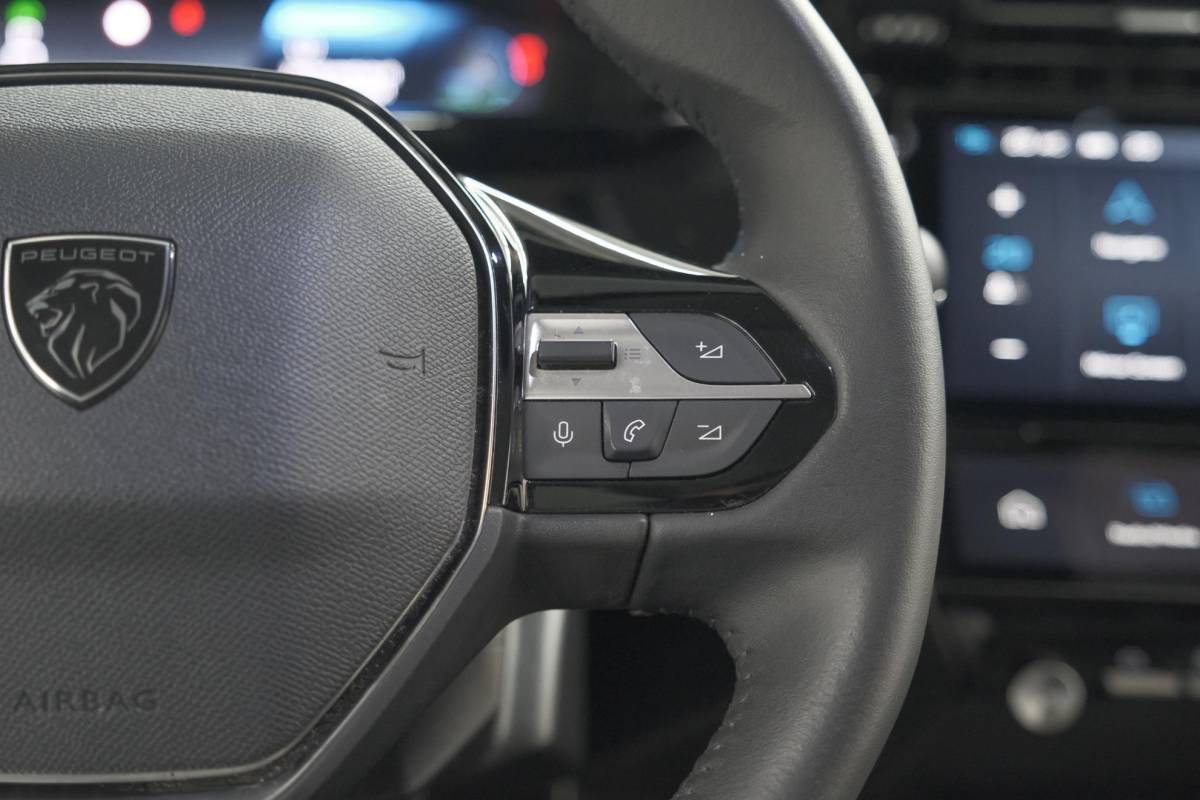 Peugeot 408 Peugeot 408 Hybrid 136 e-DCS6 Allure | 360 Camera | Adaptieve Cruise Control | Navigatie