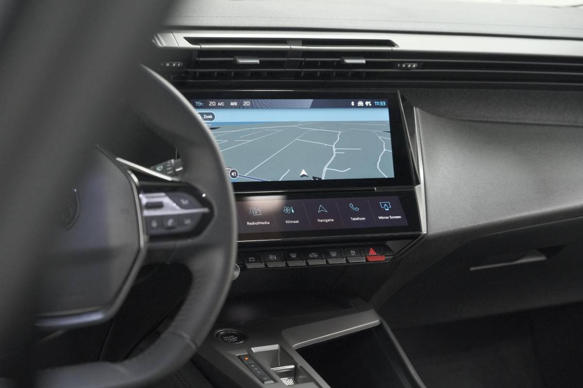 Peugeot 408 Peugeot 408 Hybrid 136 e-DCS6 Allure | 360 Camera | Adaptieve Cruise Control | Navigatie